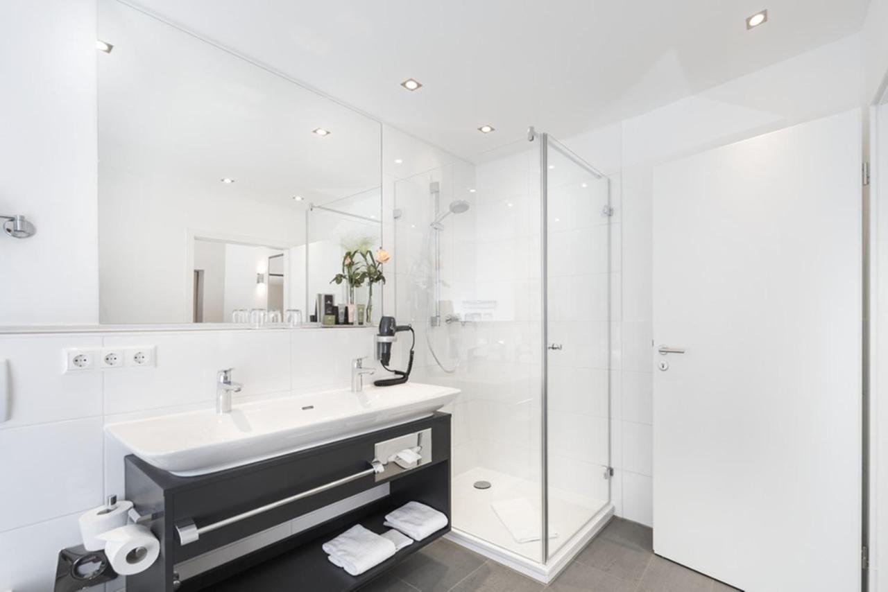Herzogspark Apartments Mit Oder Ohne Kueche แฮร์โซเกนเอารัค ภายนอก รูปภาพ