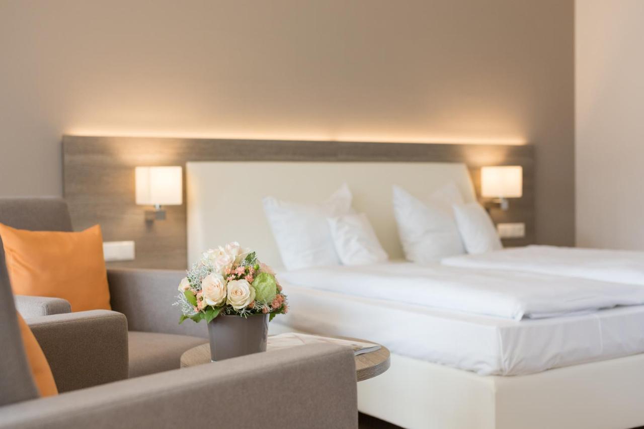 Herzogspark Apartments Mit Oder Ohne Kueche แฮร์โซเกนเอารัค ภายนอก รูปภาพ